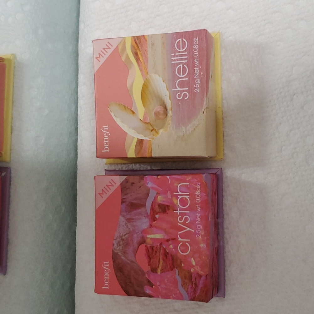 2 Benefit Mini Box Blushes